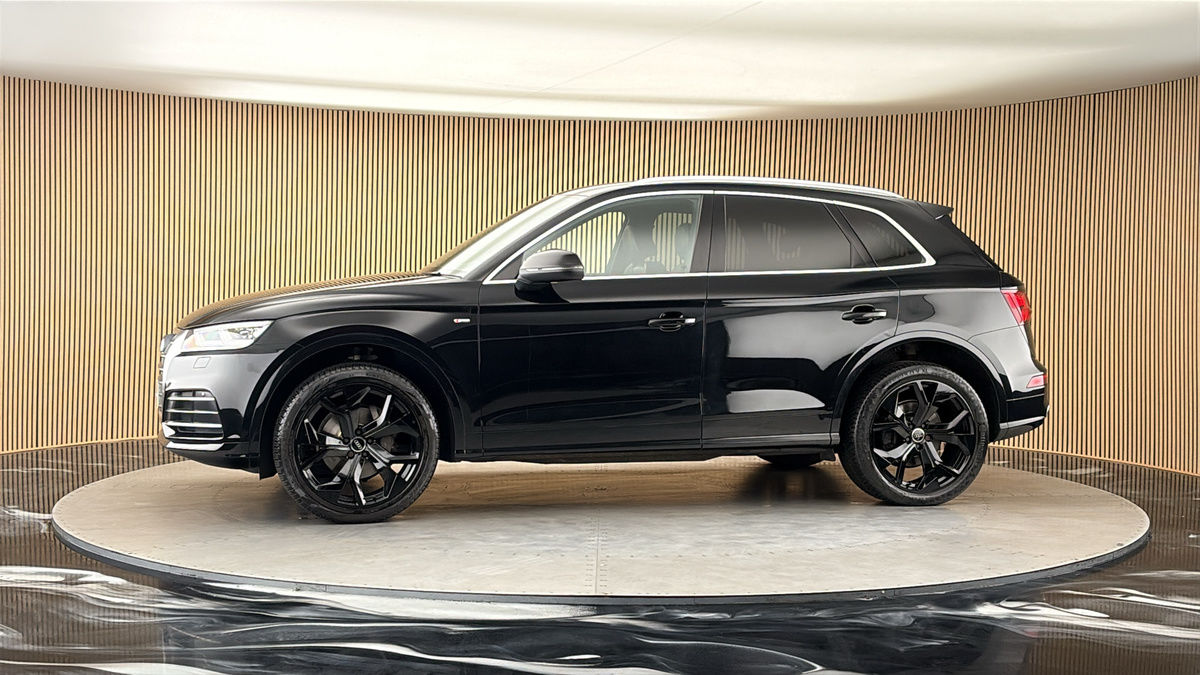 More views of Audi Q5