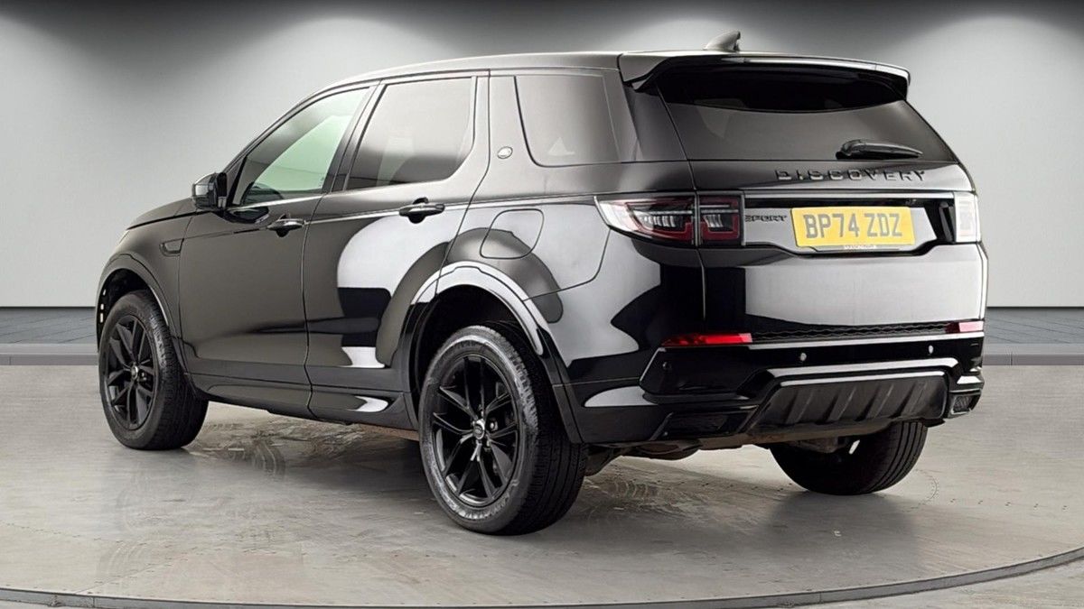 Land Rover Discovery Sport Image 2