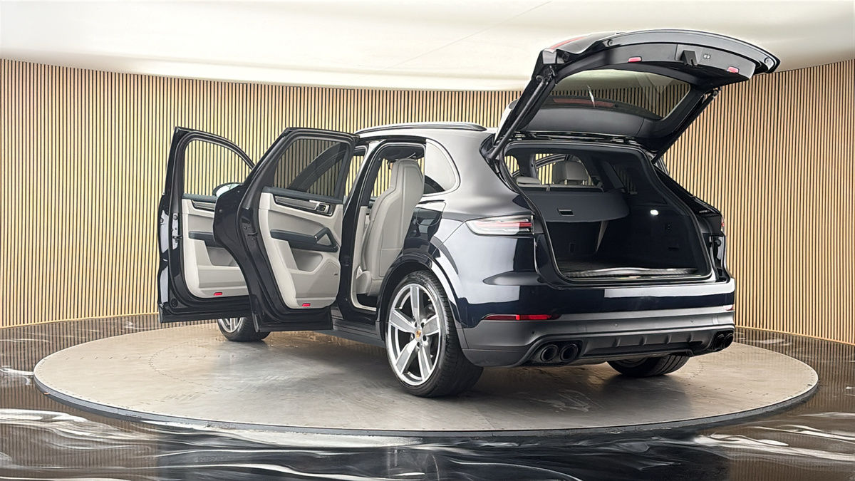 Porsche Cayenne Image 23