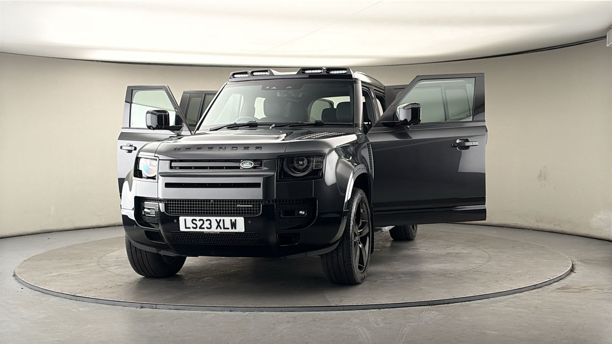 More views of Land Rover Defender 110