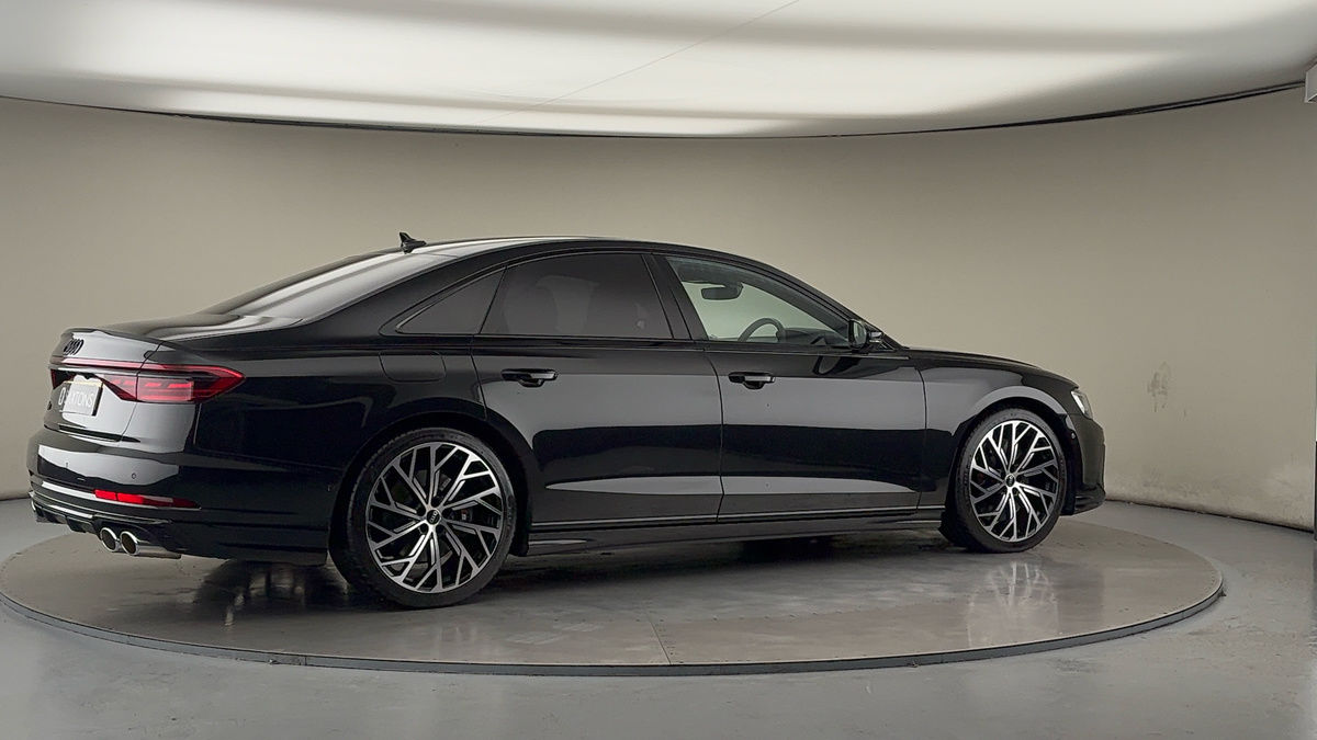 More views of Audi S8