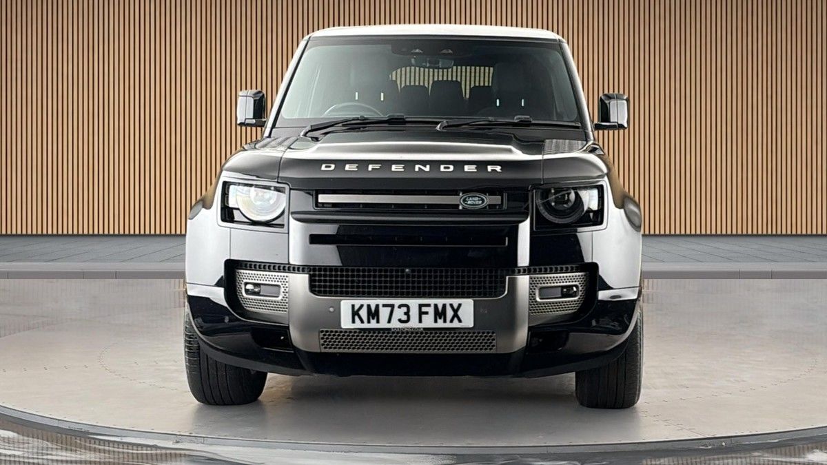Land Rover Defender 110 Image 3