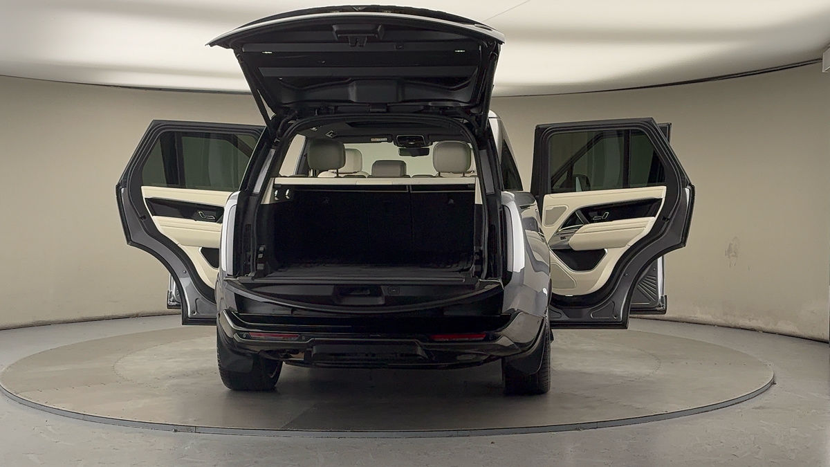 More views of Land Rover Range Rover