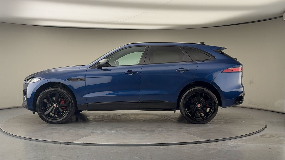 Jaguar F-PACE Image 15
