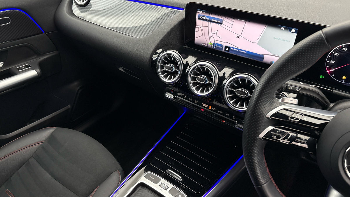 Mercedes-Benz GLA Image 18