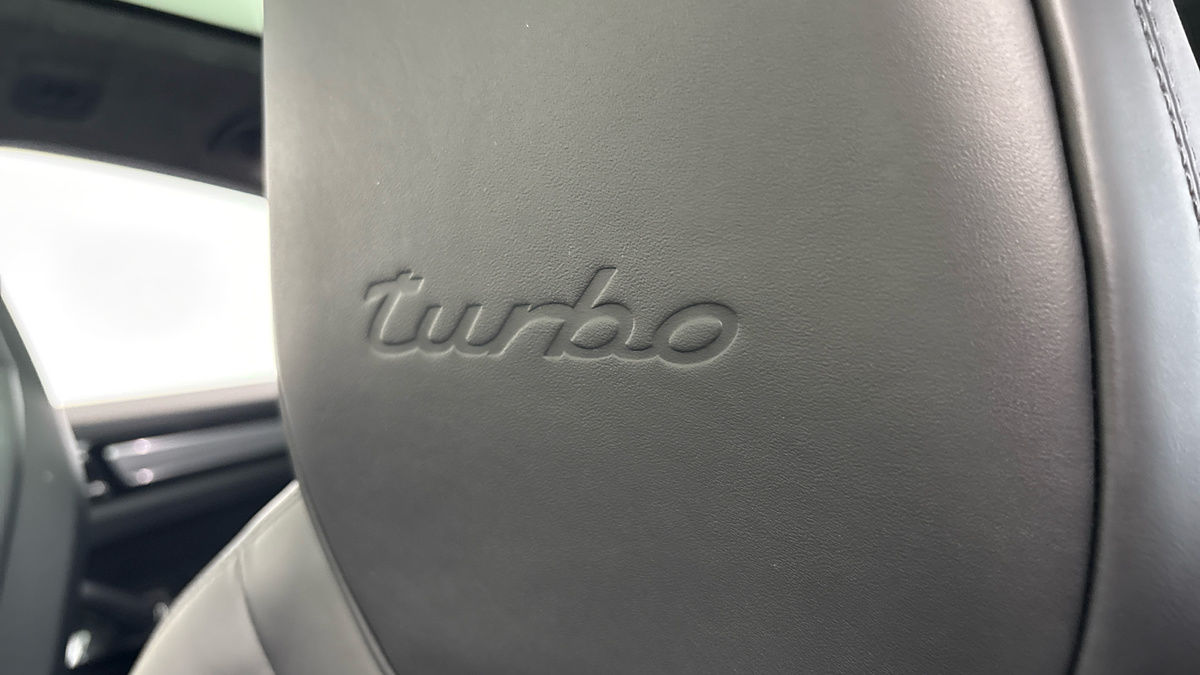 Porsche Cayenne Image 27