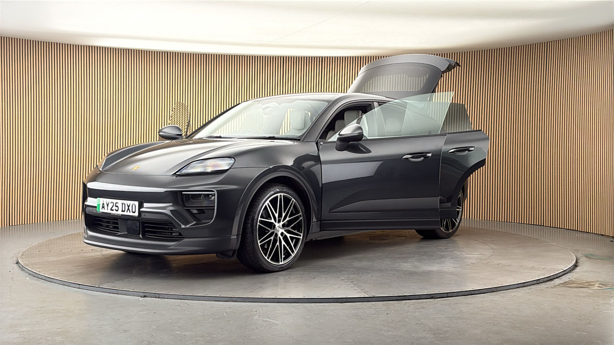 More views of Porsche Macan