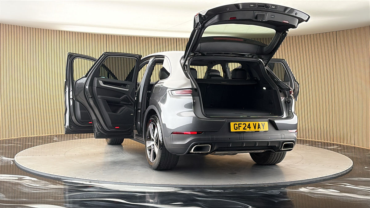 More views of Porsche Cayenne