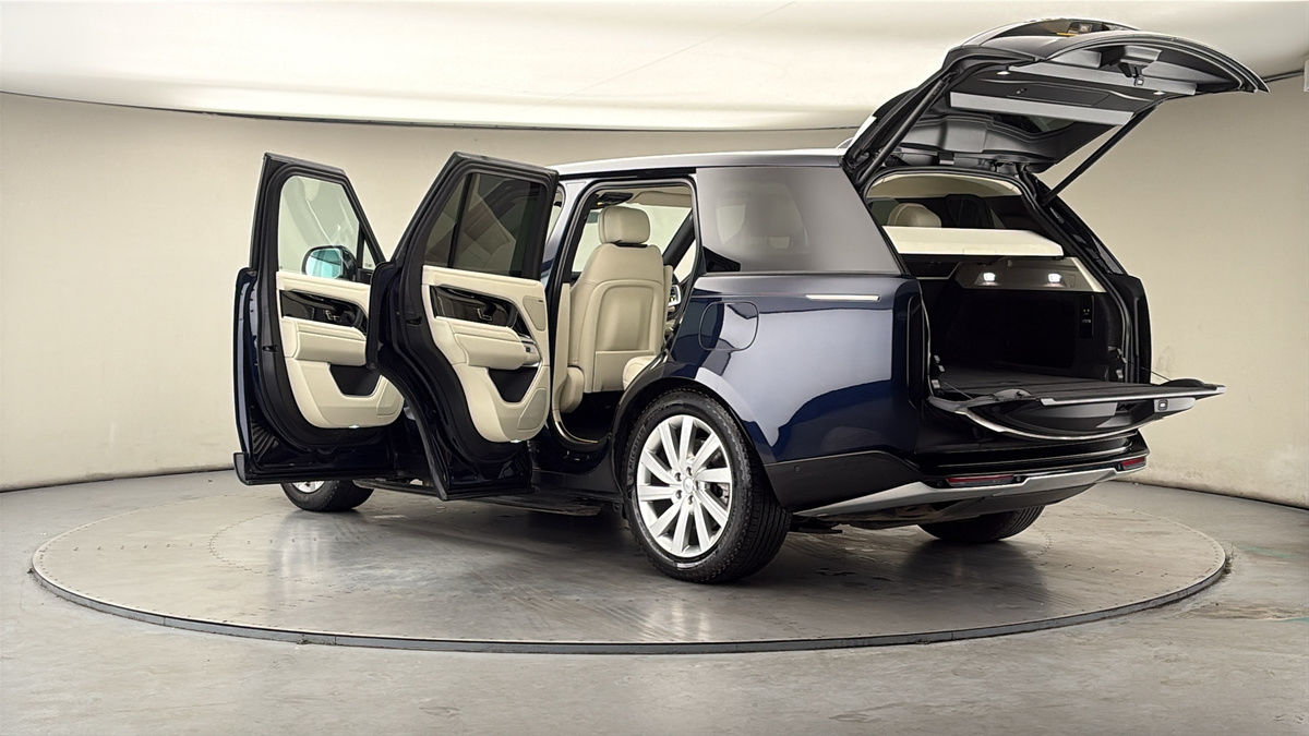 More views of Land Rover Range Rover