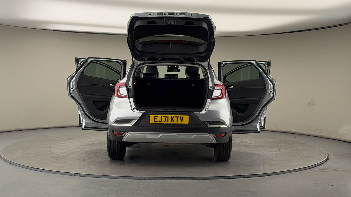 More views of Renault CAPTUR