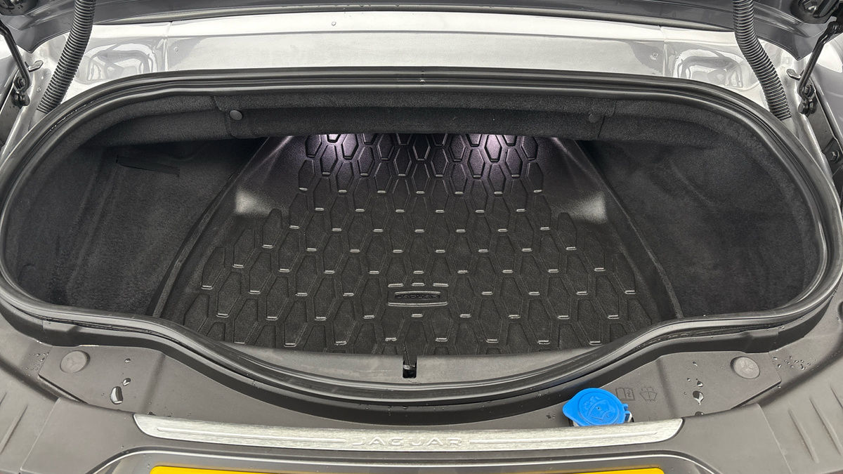 Jaguar F-Type Image 11