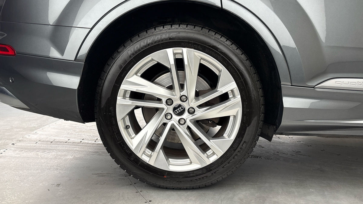 Audi Q7 Image 10