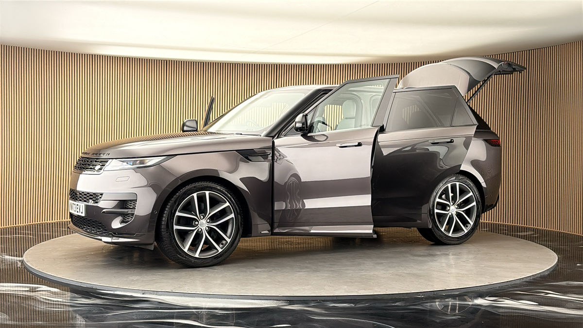 More views of Land Rover Range Rover Sport