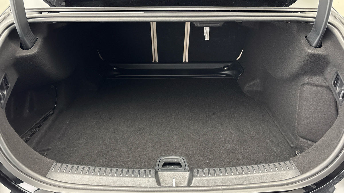 Mercedes-Benz E Class Image 11