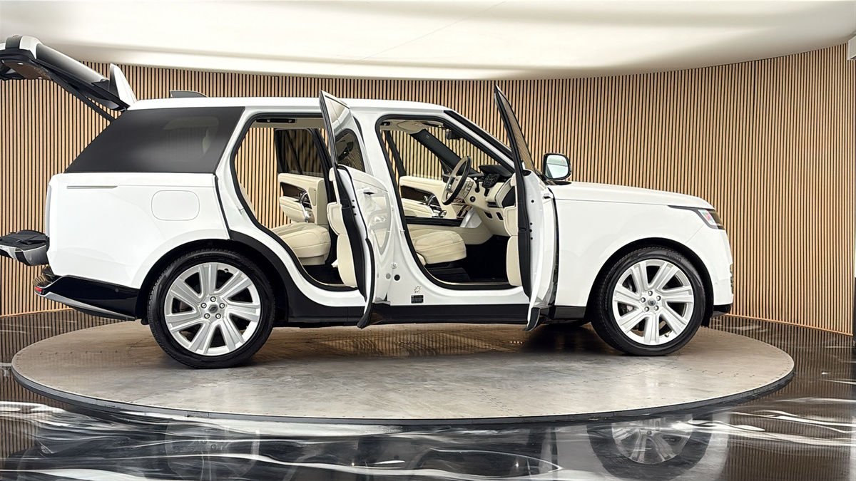 More views of Land Rover Range Rover