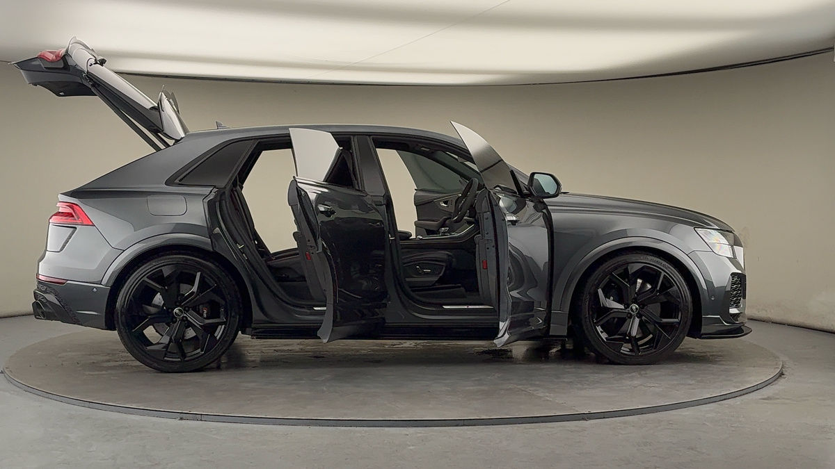 More views of Audi RSQ8