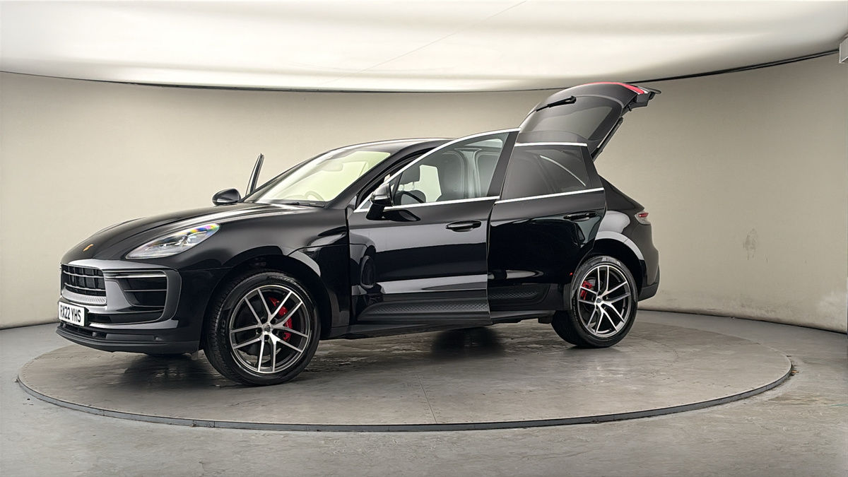 More views of Porsche Macan