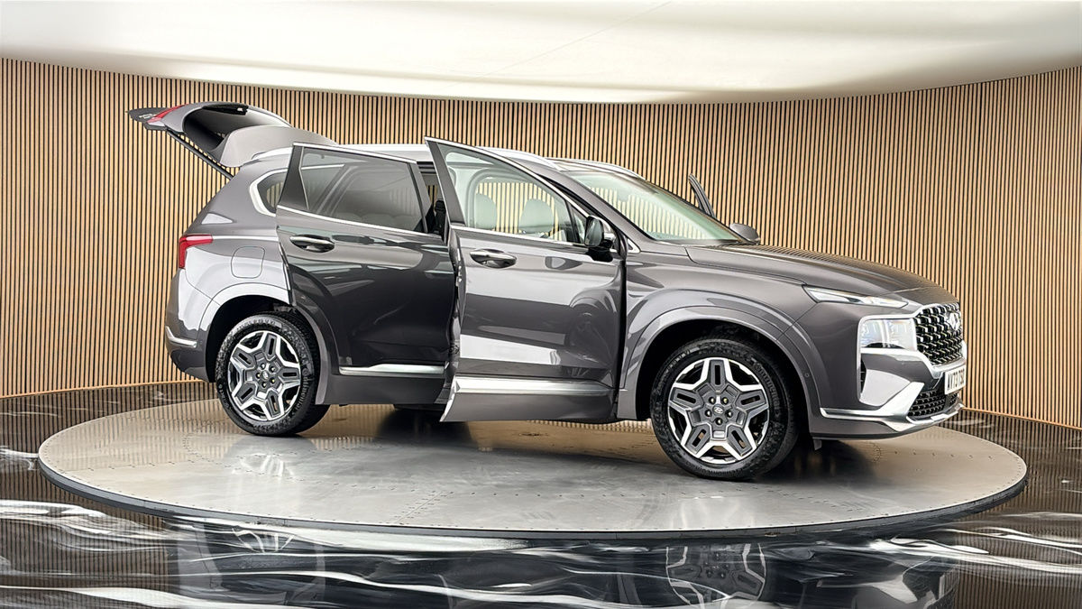 More views of Hyundai Santa Fe