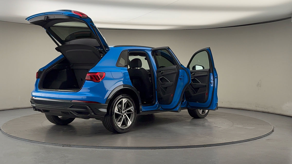 More views of Audi Q3