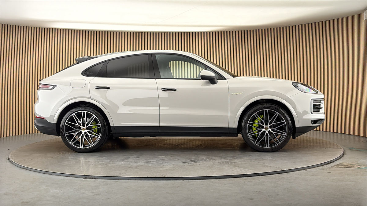 More views of Porsche Cayenne
