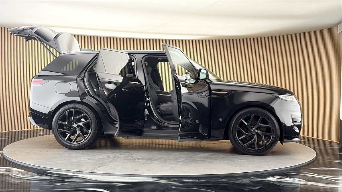 More views of Land Rover Range Rover Sport