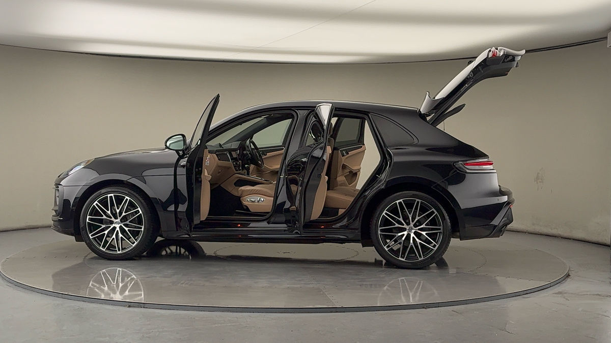 More views of Porsche Macan