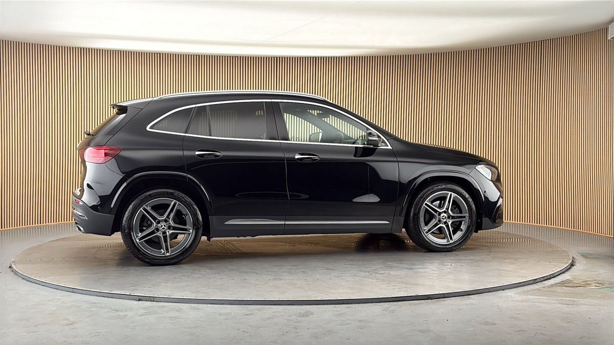 More views of Mercedes-Benz GLA