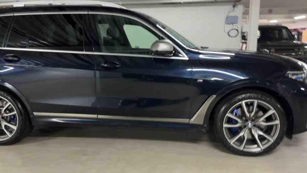 More views of BMW X7