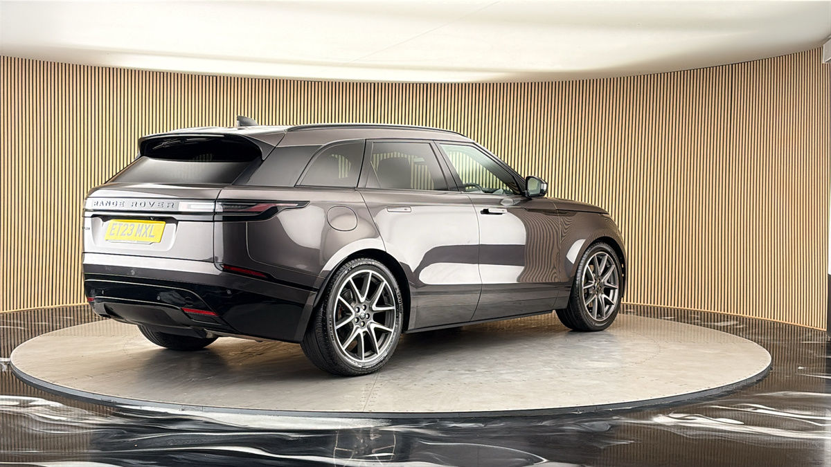 Land Rover Range Rover Velar Image 21
