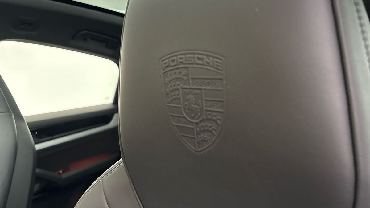 Porsche Cayenne Image 38