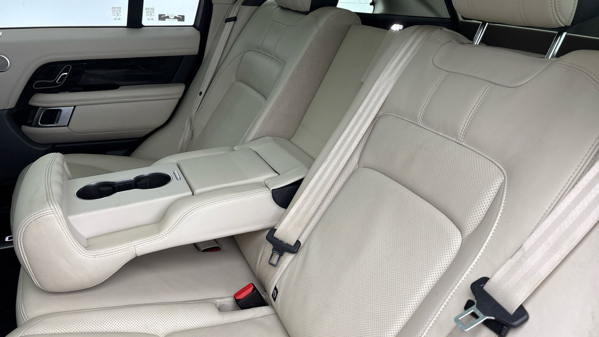 Land Rover Range Rover Image 9