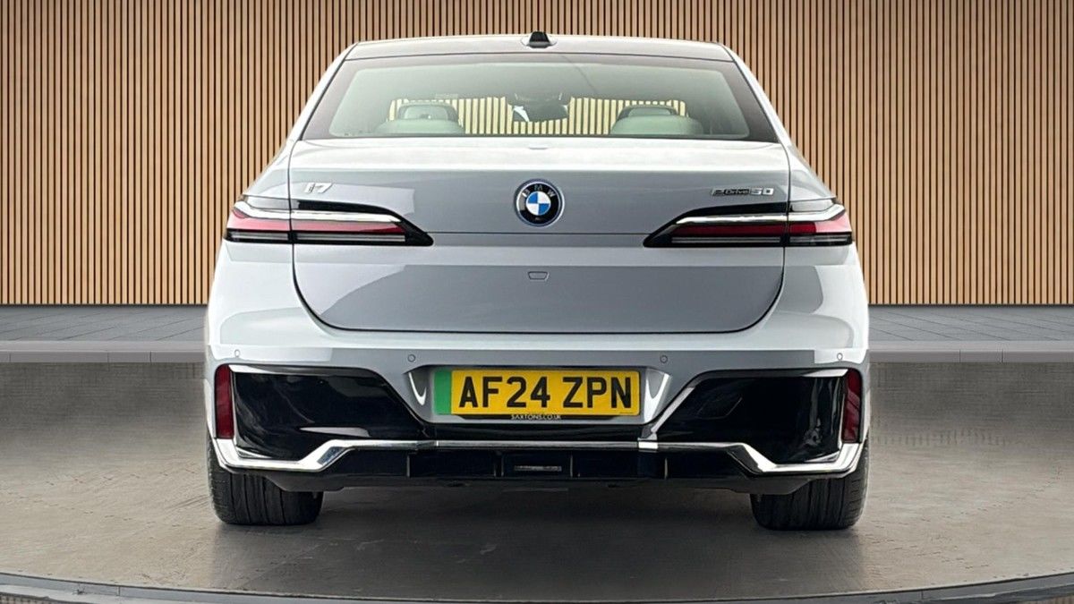 BMW i7 Image 4