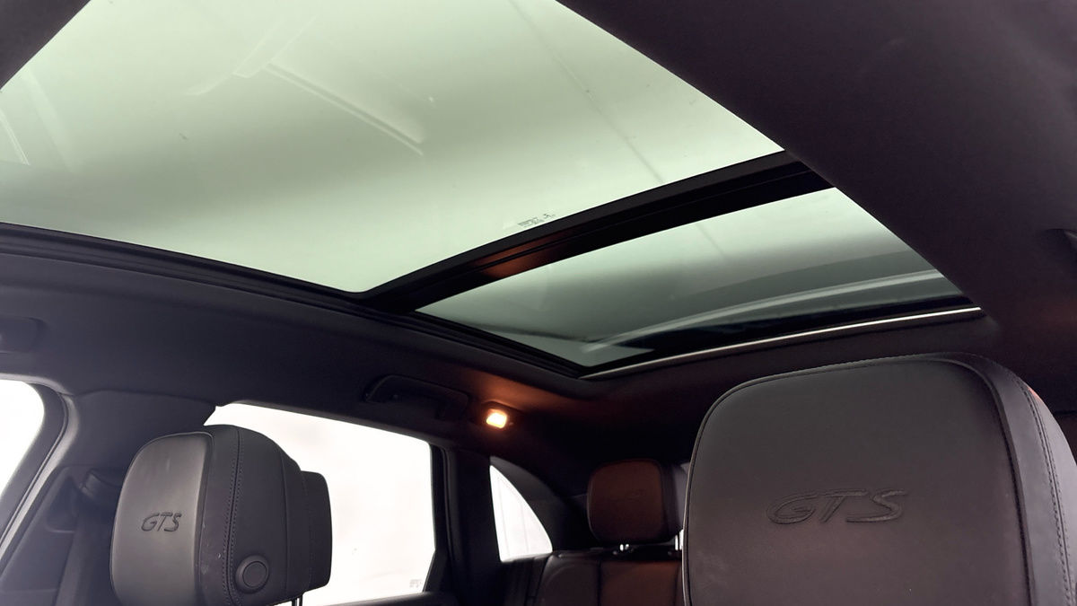 Porsche Macan Image 6