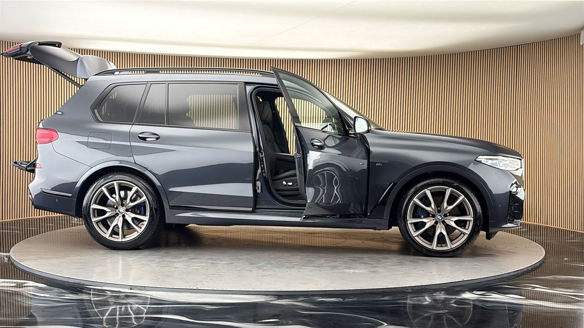 More views of BMW X7