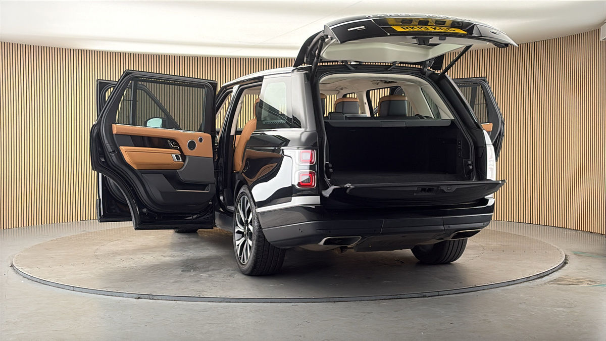 More views of Land Rover Range Rover