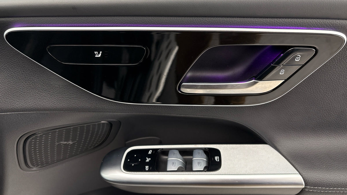 Mercedes-Benz GLC Image 25