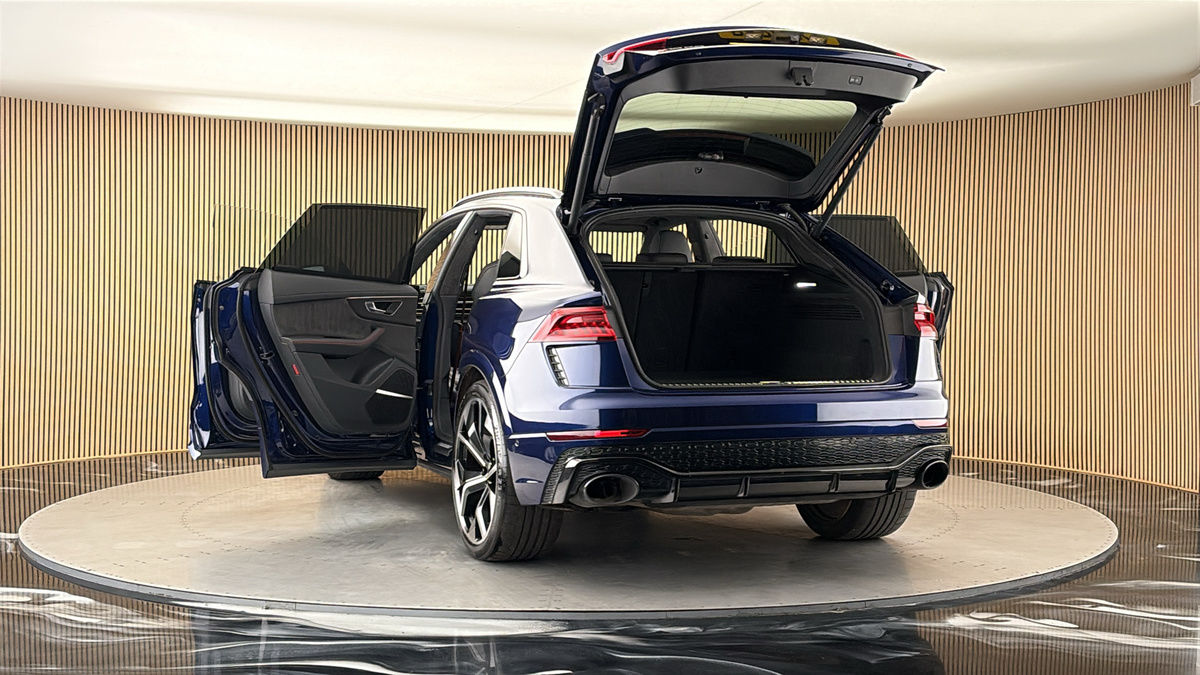 More views of Audi RSQ8