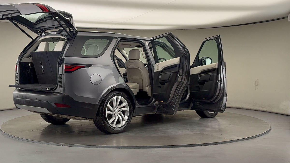 More views of Land Rover Discovery