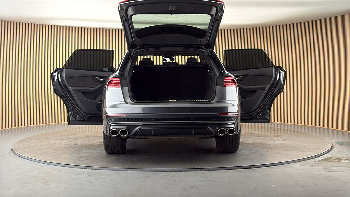 More views of Audi SQ8