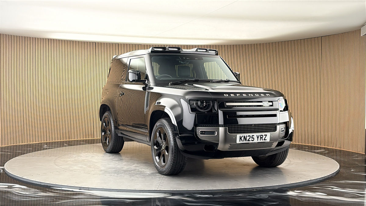 More views of Land Rover Defender 90