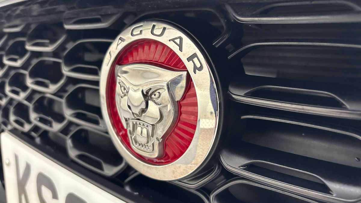 Jaguar F-Type Image 24