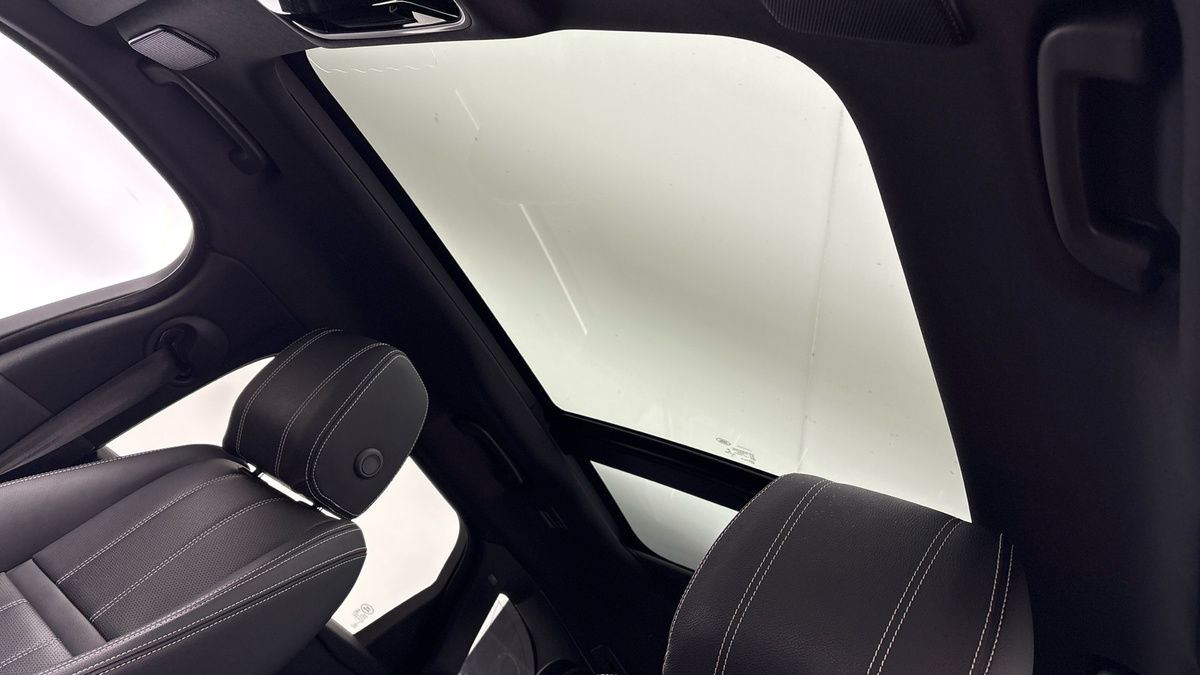 Land Rover Range Rover Velar Image 6