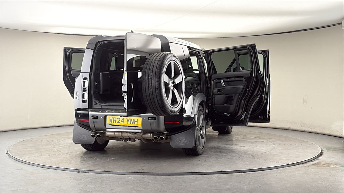More views of Land Rover Defender 110