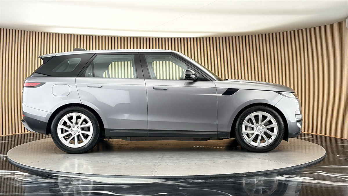 Land Rover Range Rover Sport Image 16