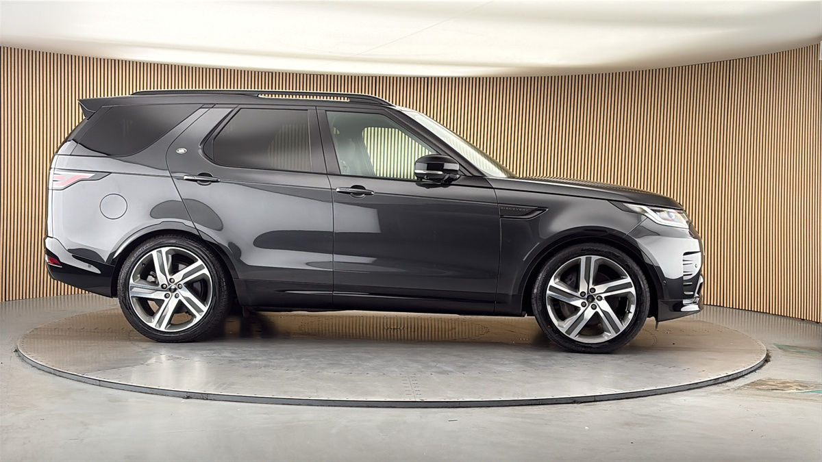 More views of Land Rover Discovery