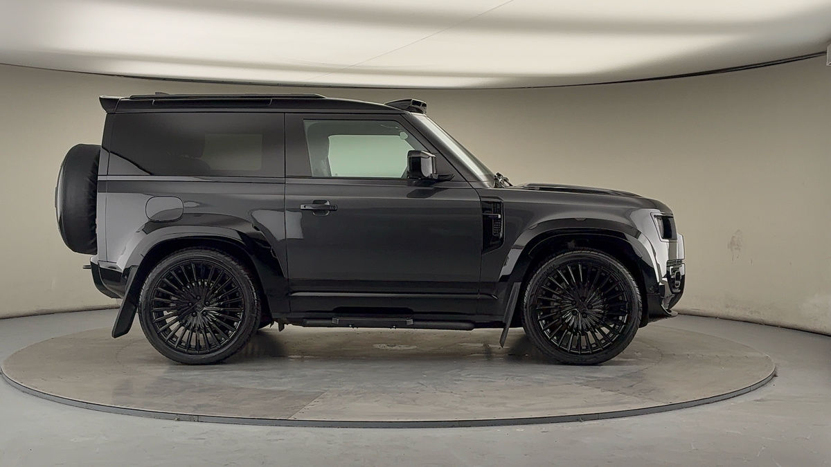 Land Rover Defender 90 Urban Image 16