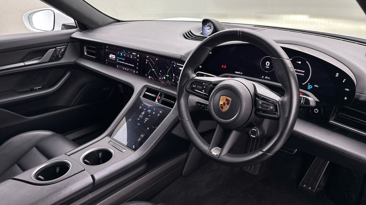 Porsche Taycan Image 6