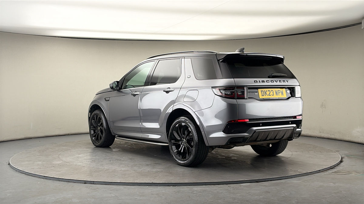 Land Rover Discovery Sport Image 2