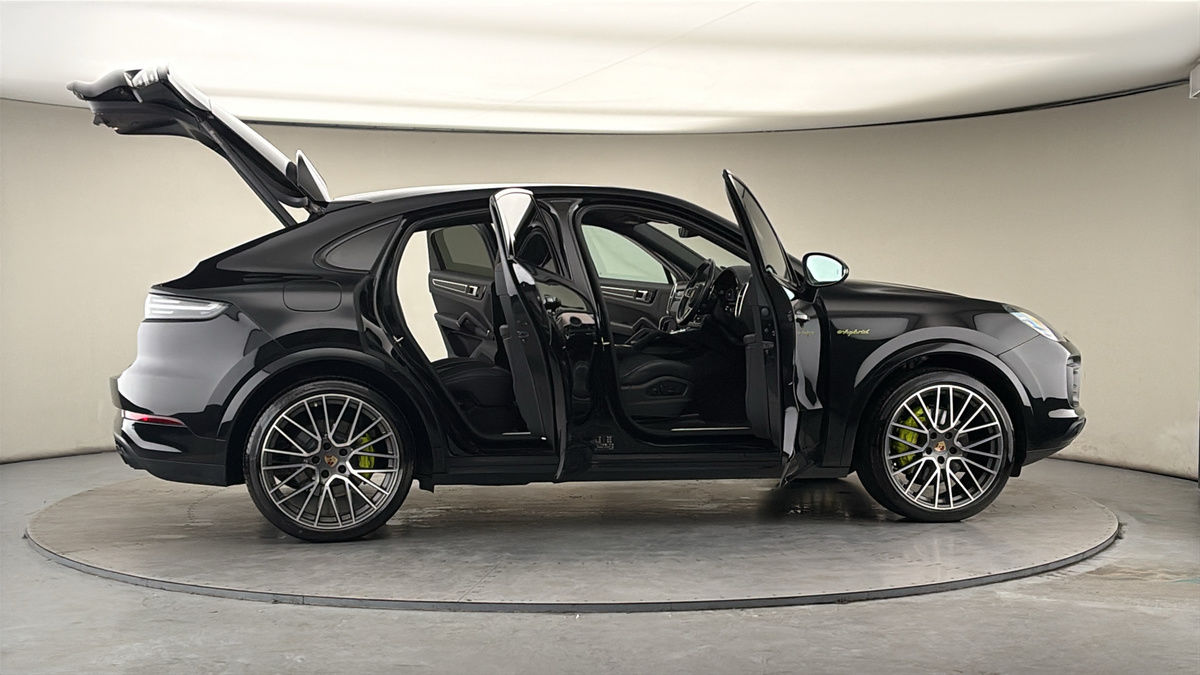 More views of Porsche Cayenne