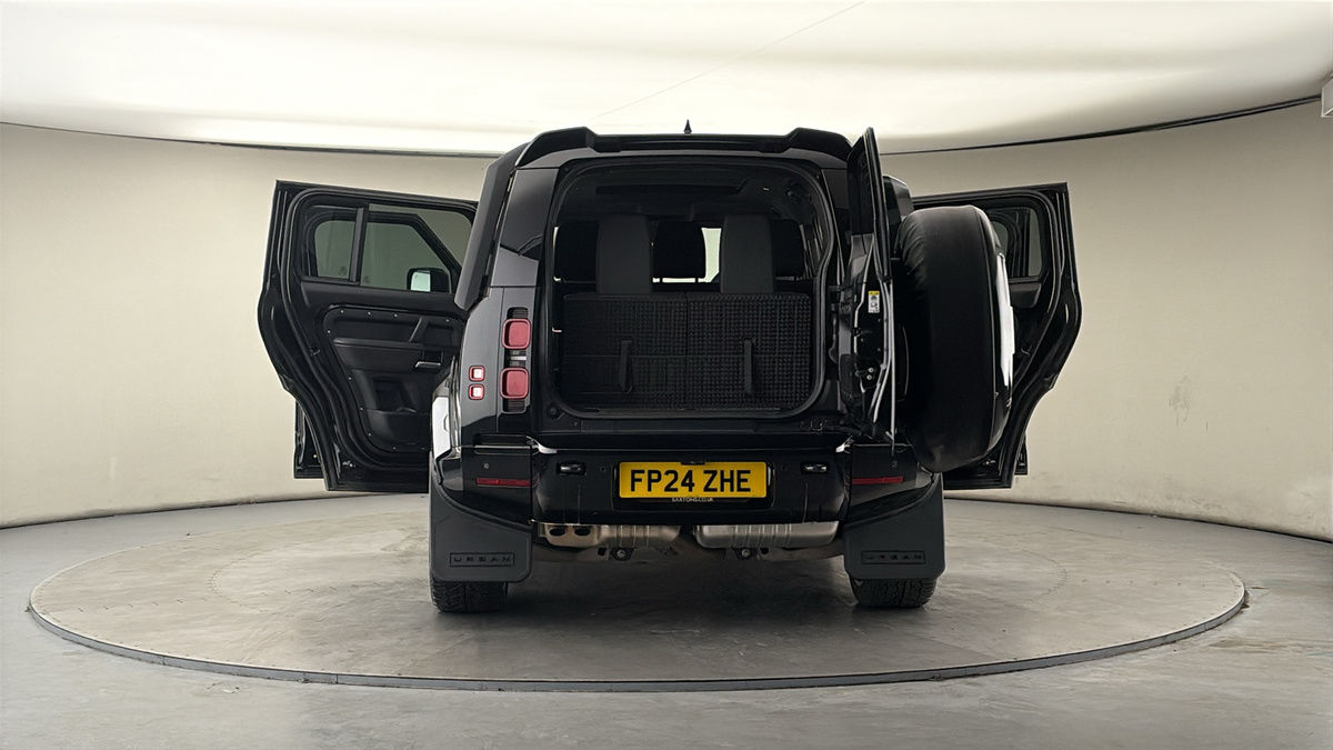 More views of Land Rover Defender 110